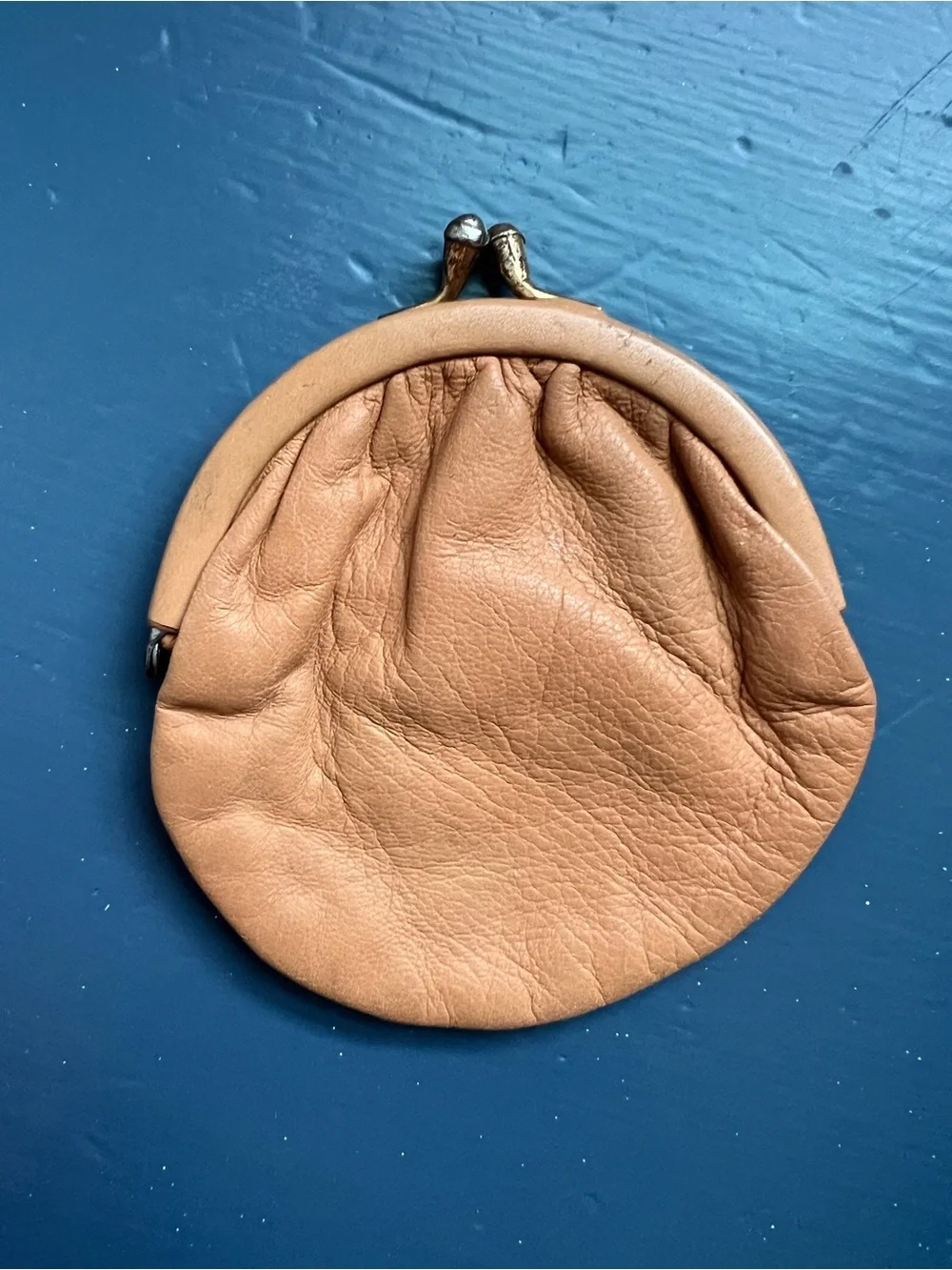 Vintage Tan Leather Kiss-Lock Coin Purse